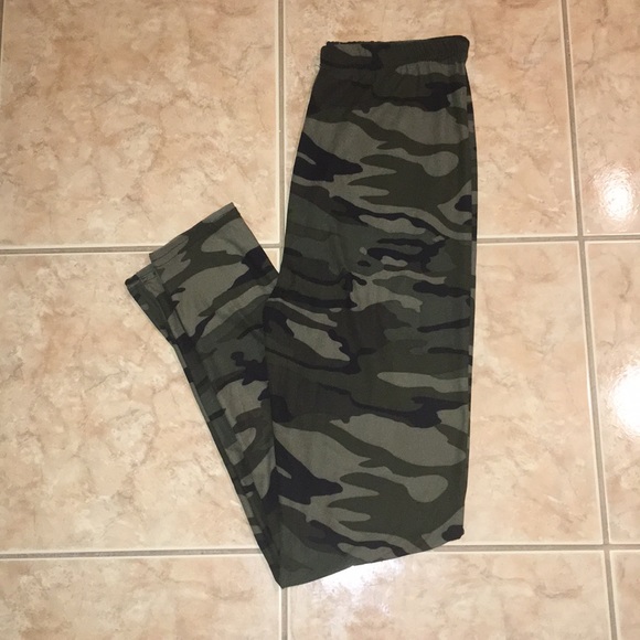 ‼️Last One‼️OS Camo Print Leggings - Picture 2 of 5